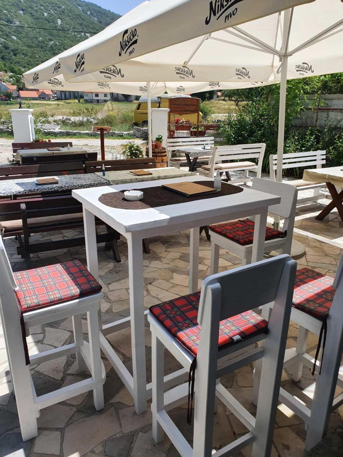 Porto Njegusi A2 Apartamento Cetinje Exterior foto