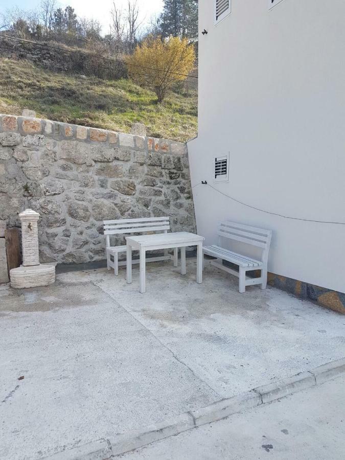 Porto Njegusi A2 Apartamento Cetinje Exterior foto